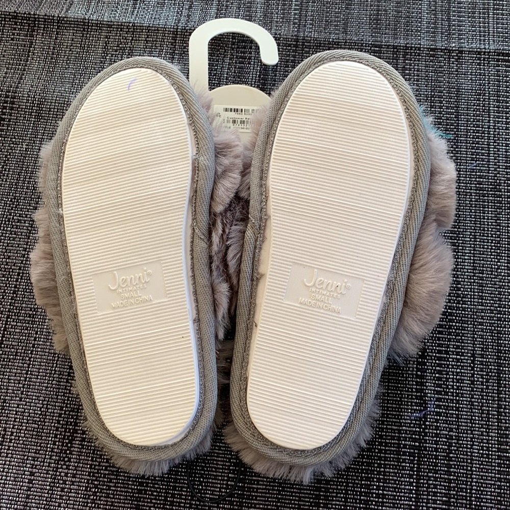 Soft slippers - Picture 2 of 3